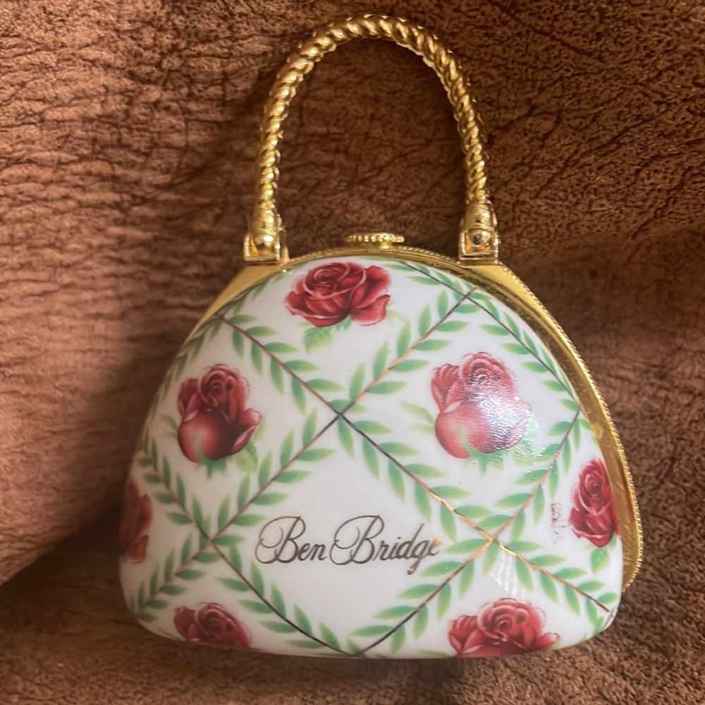 Ben Bridge 2006 Porcelain and Gold floral Purse.